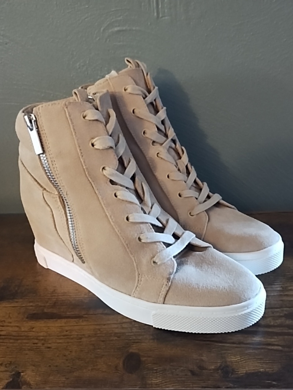 Gianni Bini Platform Wedge High Top Sneakers 8.5 Beige Suede Leather Shoes